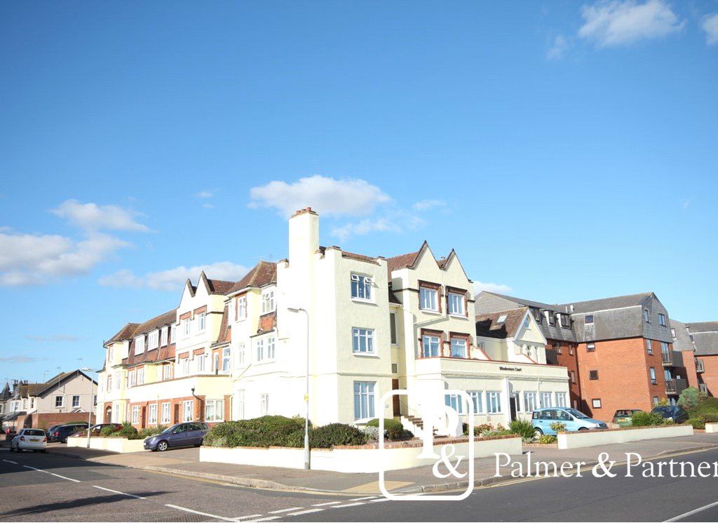 3 bed flat for sale in Marine Parade East, ClactonOnSea, Essex CO15