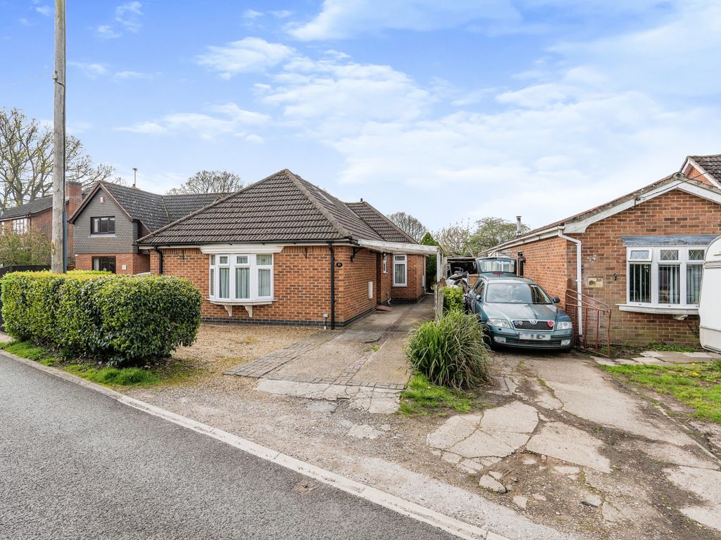 2 bed bungalow for sale in Hammonds Green, Totton, Southampton