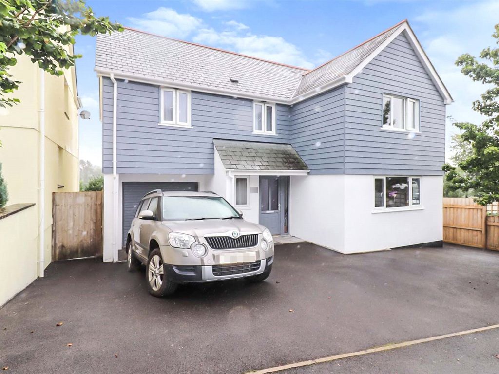 4 bed detached house for sale in St. Andrews Close,