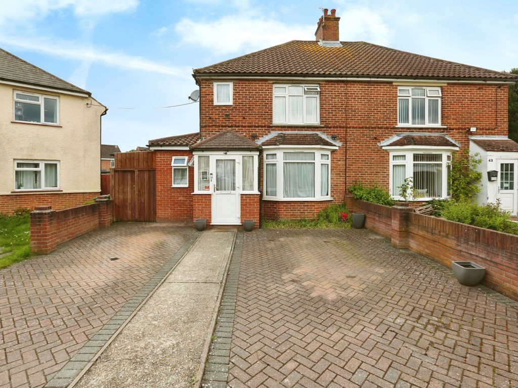 4 bed semidetached house for sale in Woolston Road, Netley Abbey