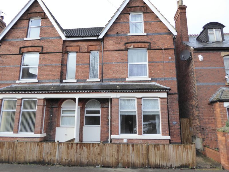 2 bed flat to rent in Holly Road, Retford DN22 Zoopla