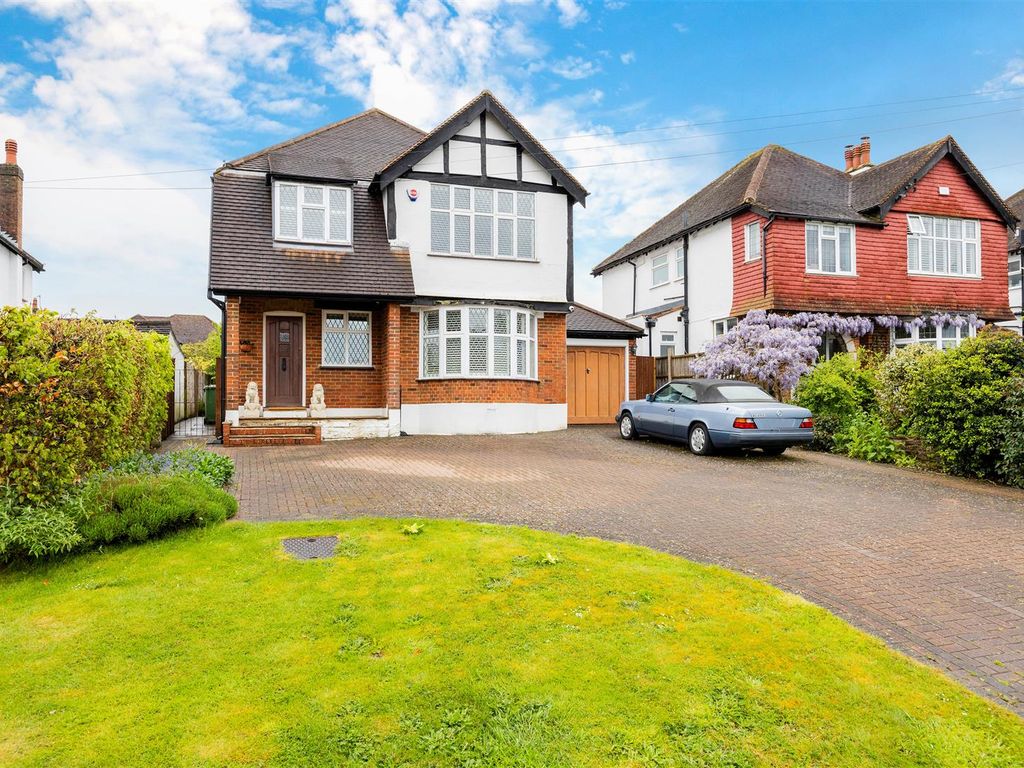 4 bed detached house for sale in Hambledon Hill, Epsom KT18, £1,075,000