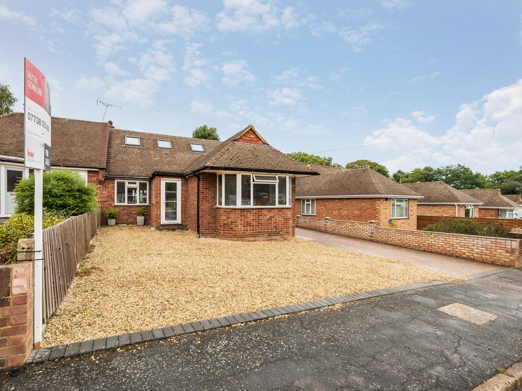 4 bed semidetached house for sale in Katherine Close, Addlestone KT15