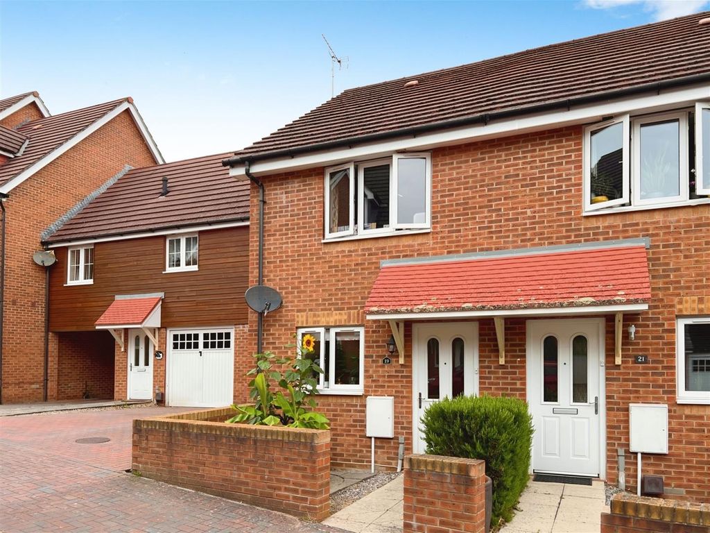 2 bed terraced house to rent in Jerome Street, Whiteley, Fareham