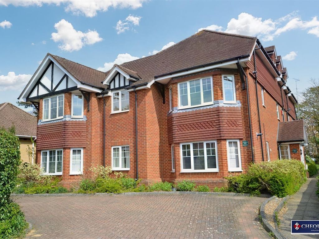 2 bed flat for sale in Sherborne Road, South View, Basingstoke RG21