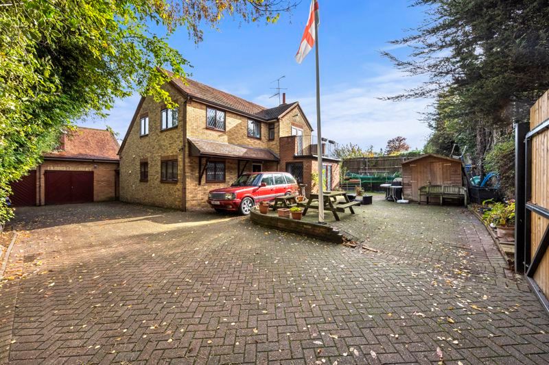 5 bed detached house for sale in Luton Road, Chalton, Luton LU4 Zoopla