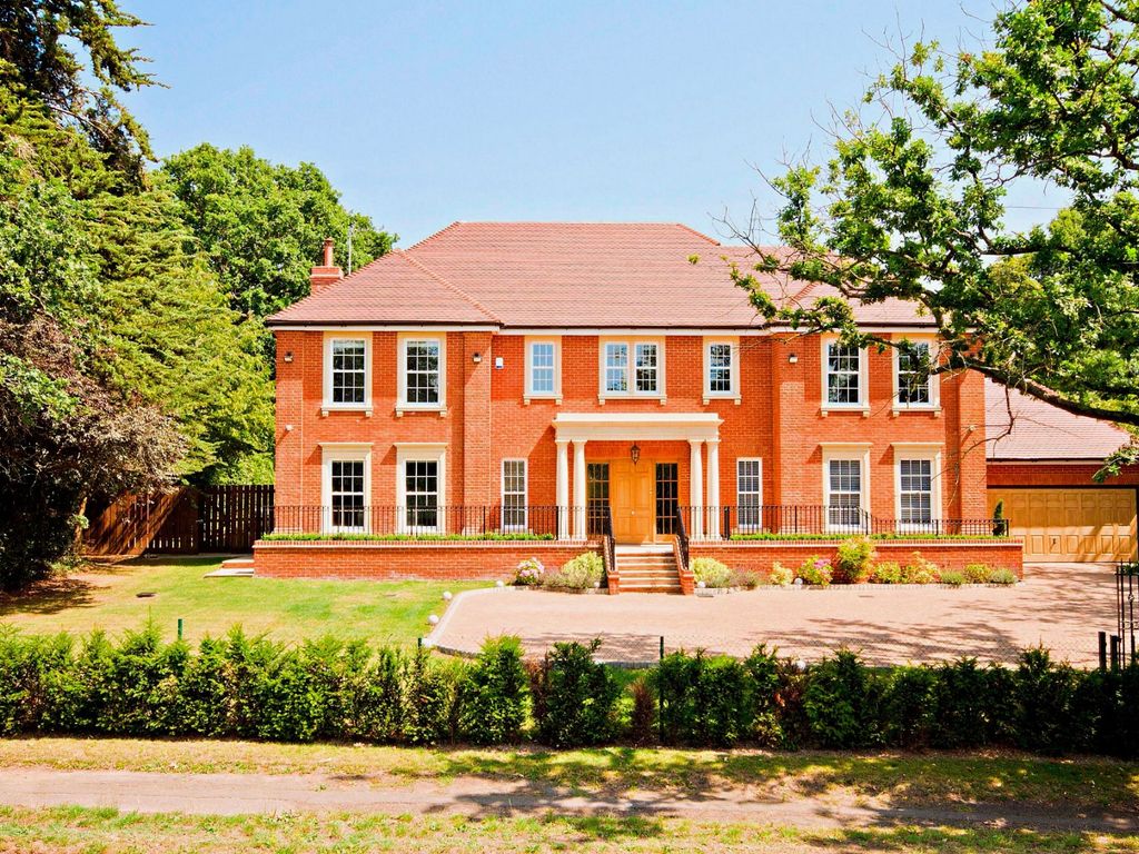 5 bed detached house for sale in London Road, Rickmansworth WD3, £