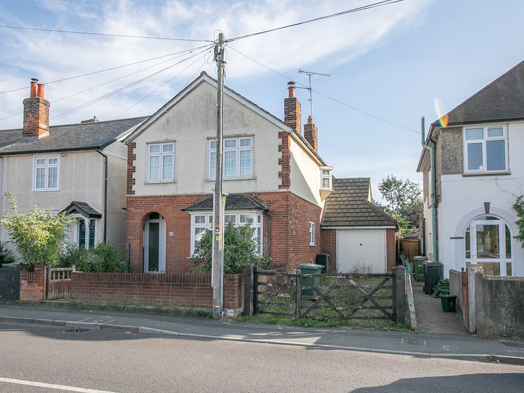 4 bed detached house for sale in Coggeshall Road, Braintree CM7, £