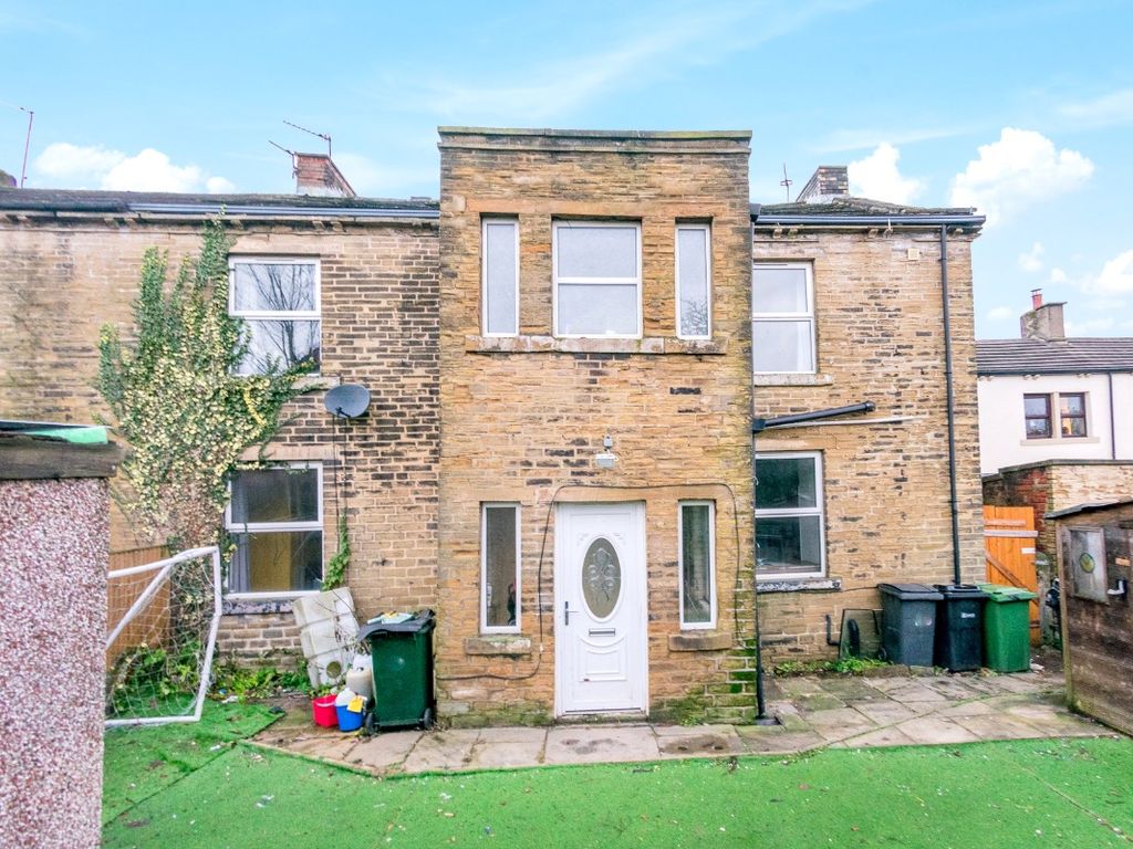 3 bed end terrace house for sale in Littlemoor Road, Pudsey LS28, £