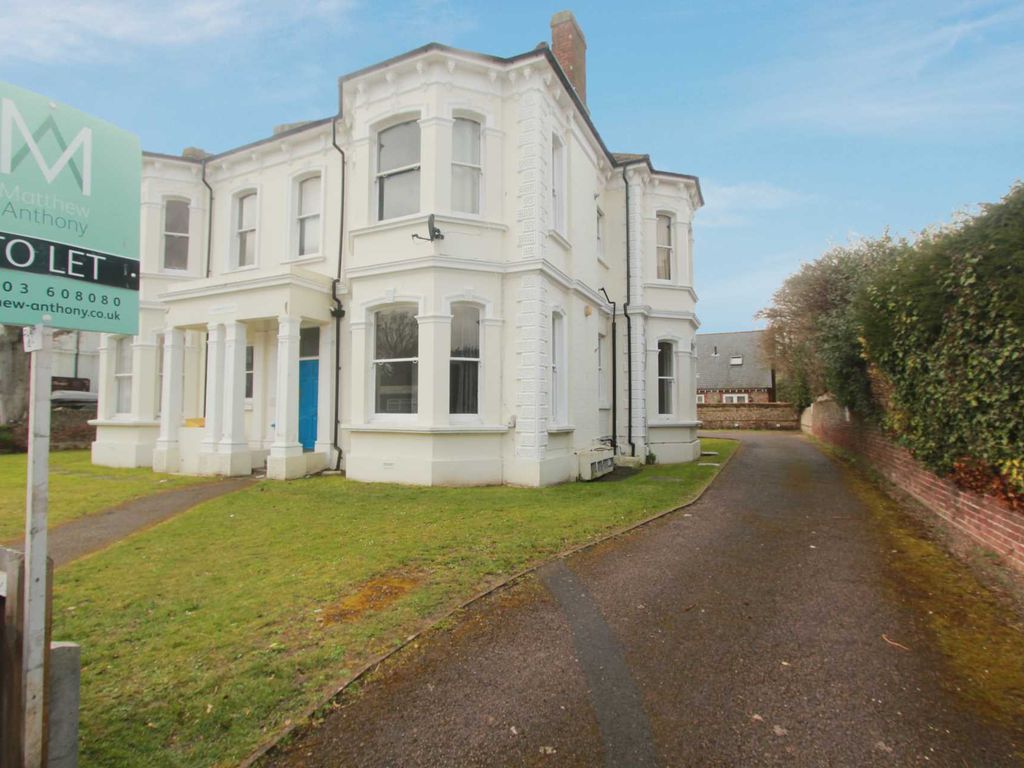 1 bed flat to rent in St. Andrews Court, 1719 Victoria Road BN11, £925