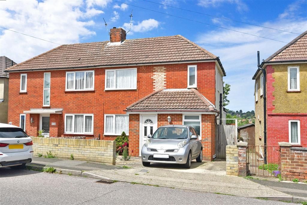 3 bed semidetached house for sale in Cedar Road, Strood, Rochester