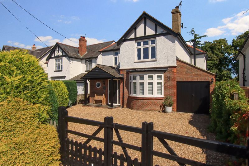 4 bed detached house for sale in Dundale Road, Tring HP23, £1,100,000