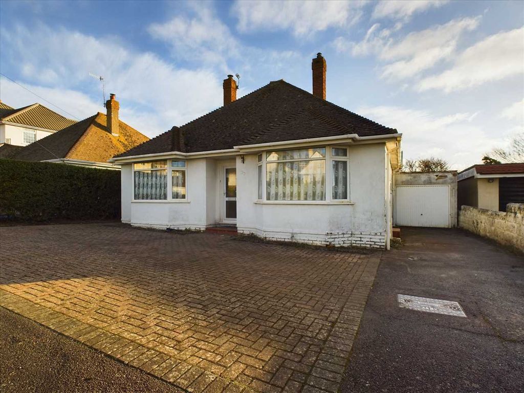 3 bed detached bungalow for sale in Broomfield Avenue, Cliffs