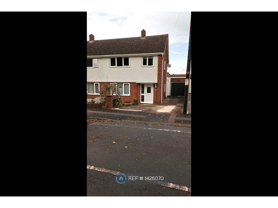 3 bed semidetached house to rent in Canning Road, Tamworth B77, £1,100