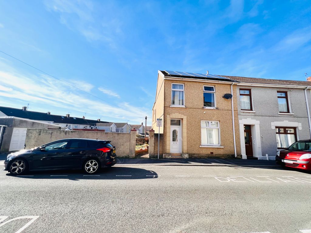 4 bed end terrace house for sale in Brynmor Road, Llanelli SA15 Zoopla