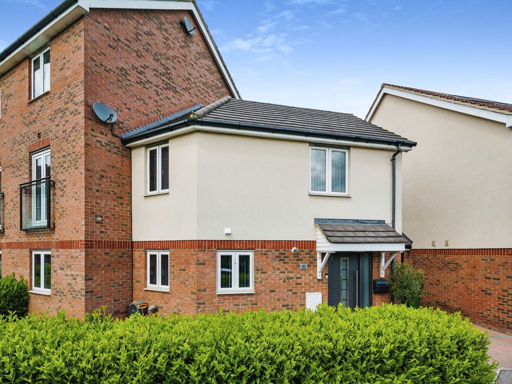 4 bed semidetached house for sale in Robinia Road, Broxbourne EN10 Zoopla