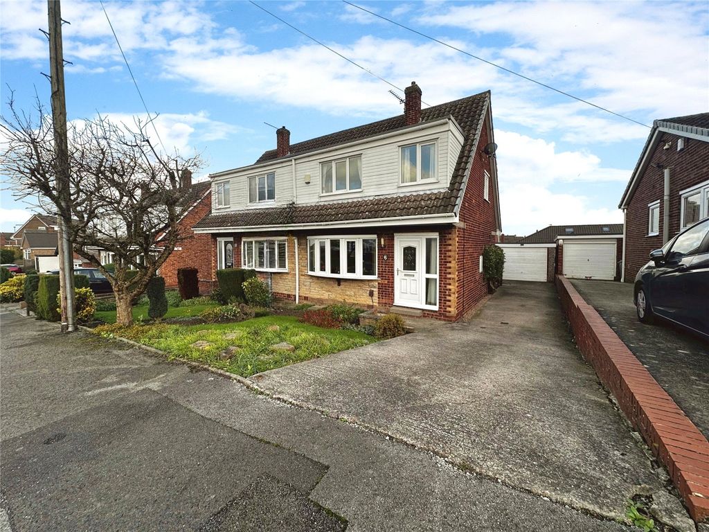 3 bed semidetached house for sale in Penrhyn Walk, Barnsley, South