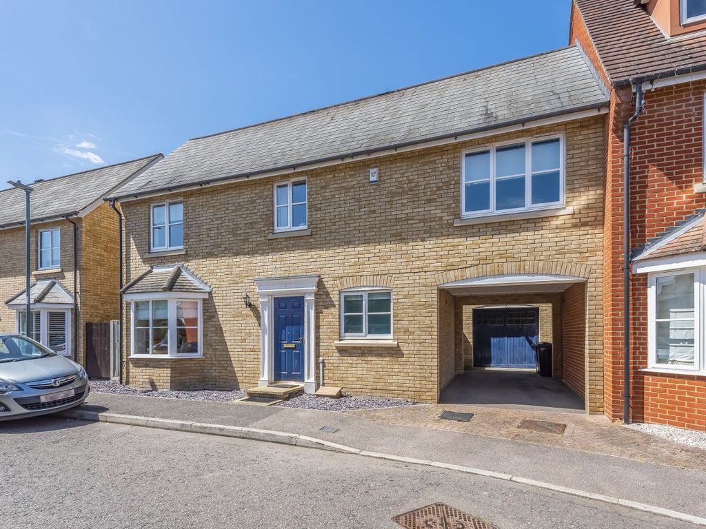 4 bed linkdetached house for sale in Worrin Road, Flitch Green, Dunmow