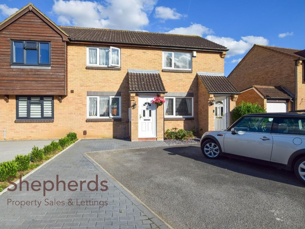 2 bed terraced house for sale in Kingsmead, Cheshunt EN8, £375,000 Zoopla