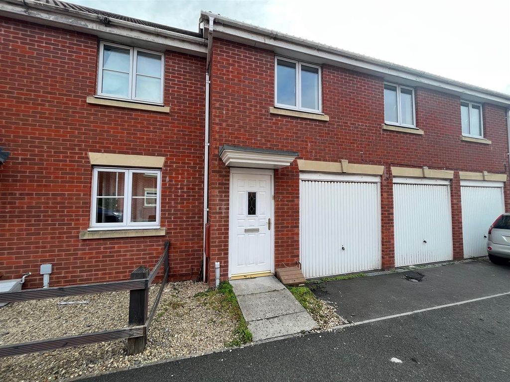 2 bed flat to rent in Longridge Way, Weston Village, Weston Super Mare