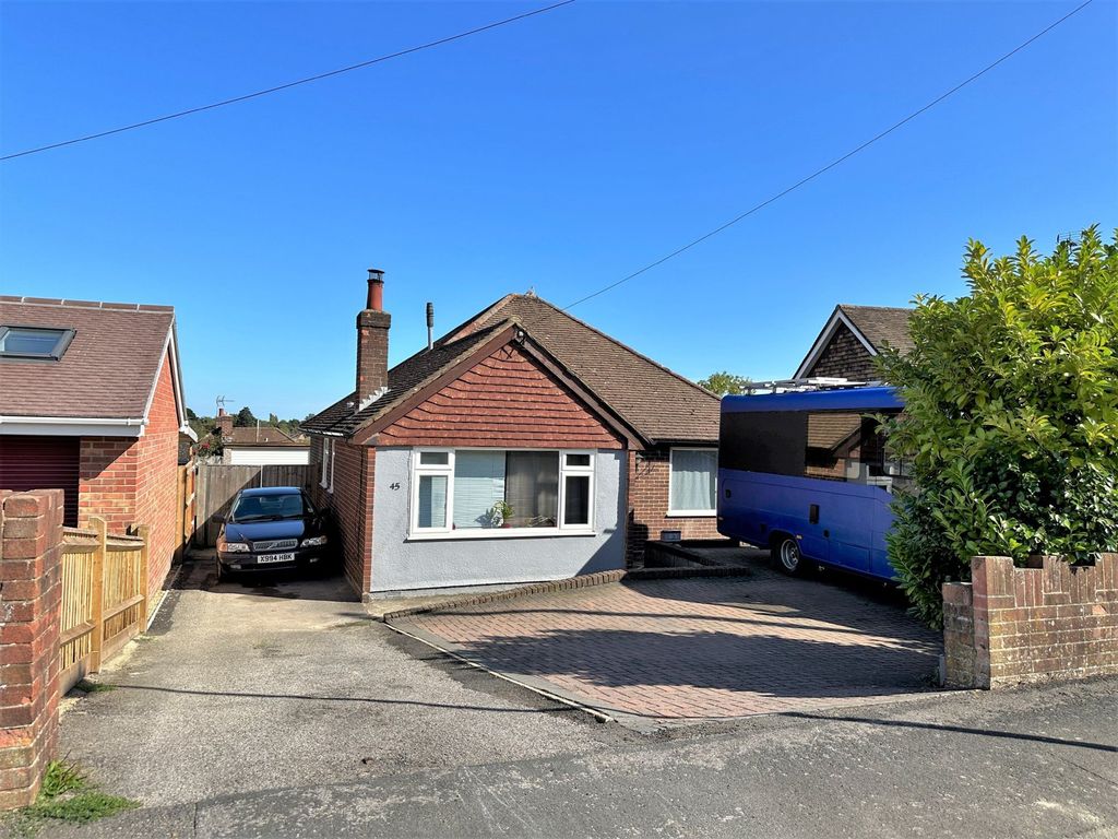 3 bed property for sale in Malwood Road West, Hythe SO45, £385,000 Zoopla