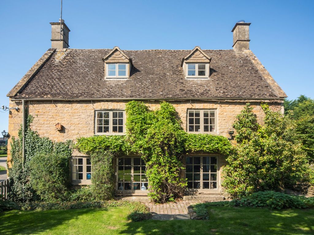 4 bed detached house for sale in Wood Lane, Cherington, ShipstonOn