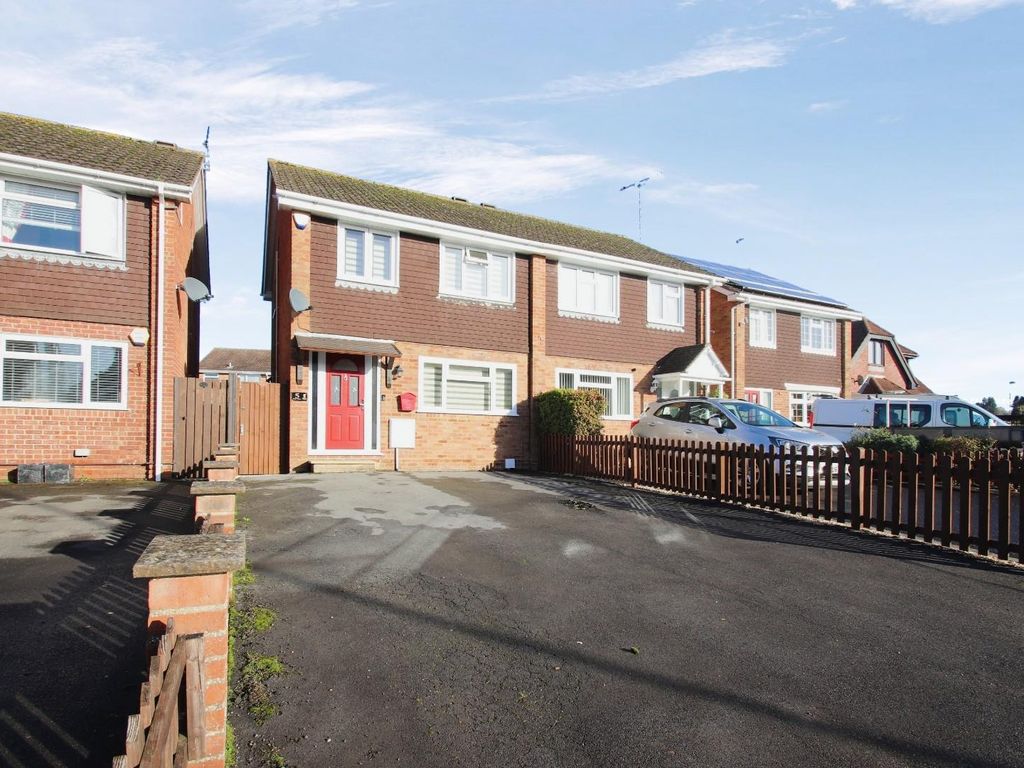 3 bed semidetached house for sale in Holt View, Fair Oak Road