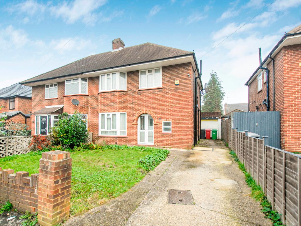 3 bed semidetached house for sale in The Glen, Slough SL3 Zoopla