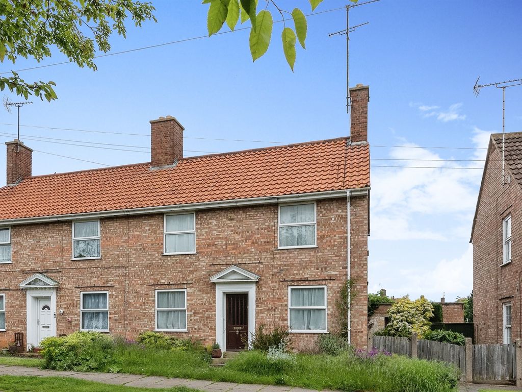 3 bed semidetached house for sale in Bunbury Road, Bury St. Edmunds