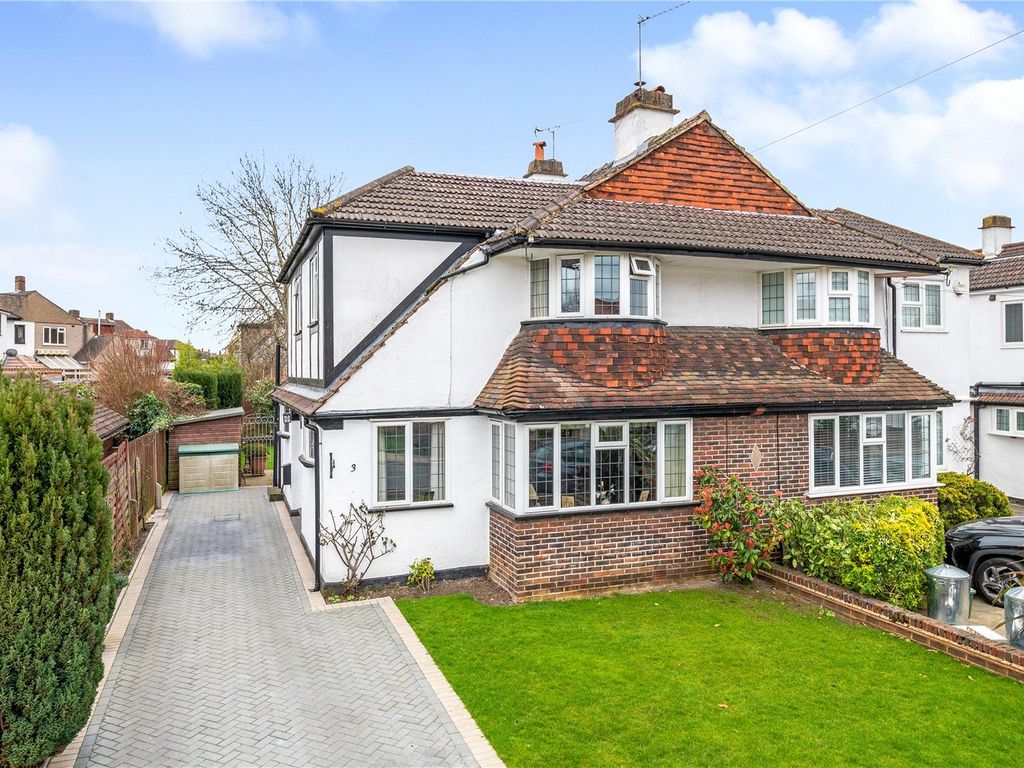 4 bed semidetached house for sale in Oaklands Close, Petts Wood