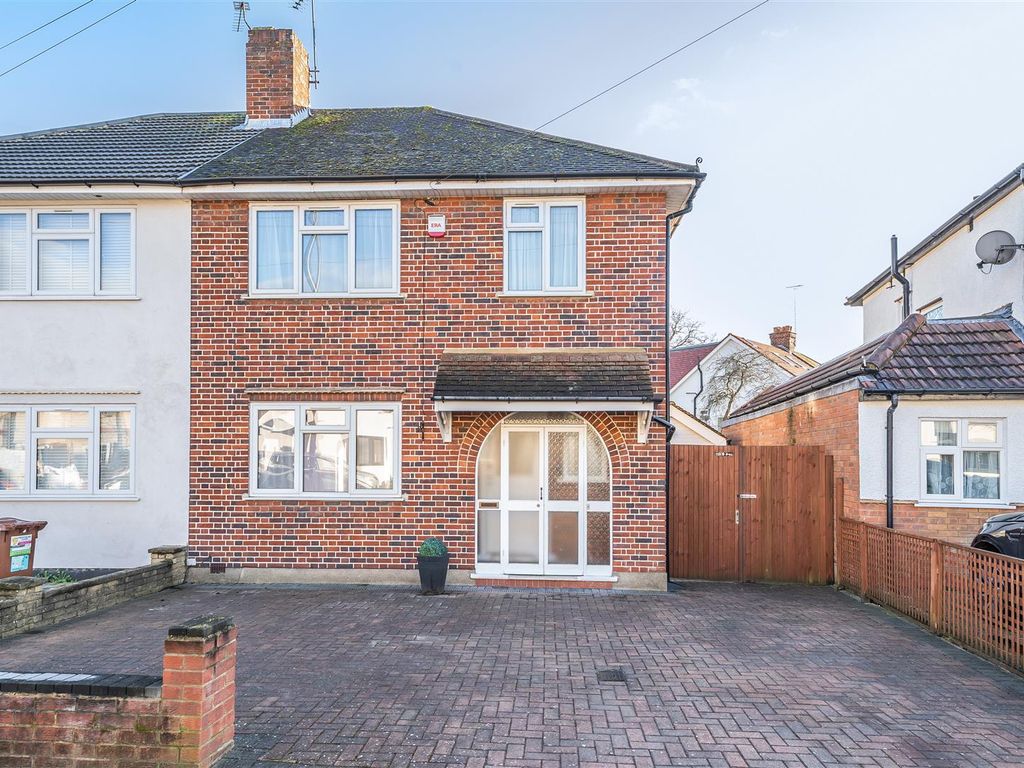 3 bed semidetached house for sale in Eastern Avenue, Pinner HA5 Zoopla