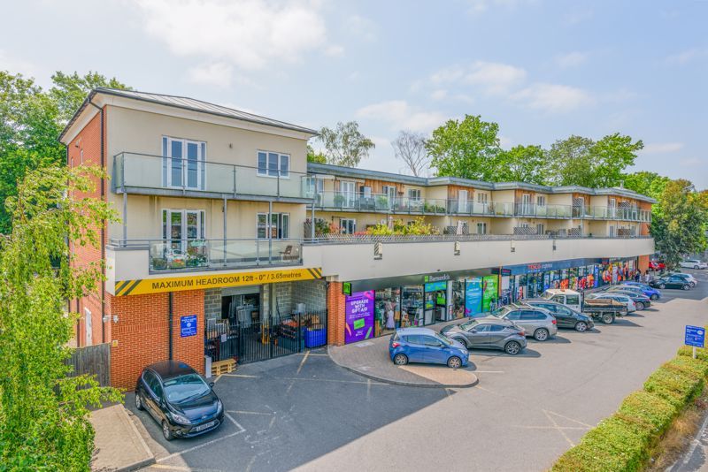 1 bed flat to rent in Hersham Road, WaltonOnThames KT12 Zoopla