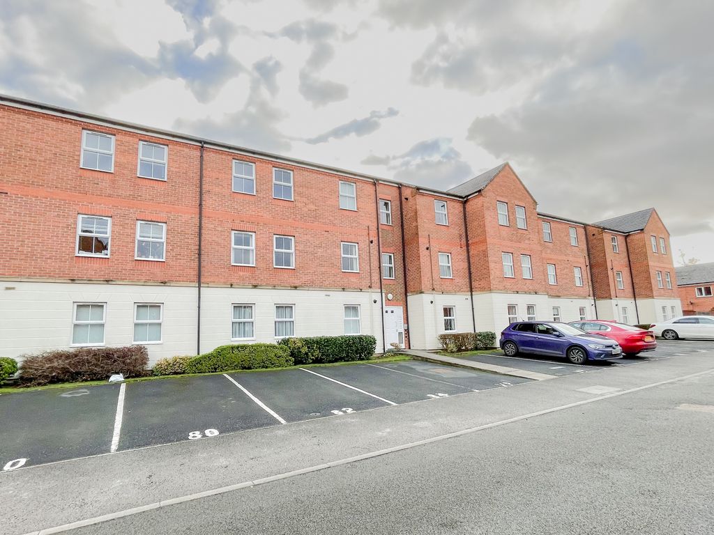 2 bed flat for sale in Oak Crescent, AshbyDeLaZouch LE65 Zoopla