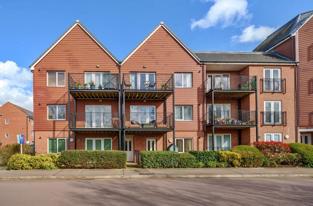 2 bed flat for sale in Greensand View, Woburn Sands, Milton Keynes MK17