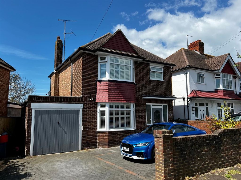 3 bed detached house for sale in Bowood Avenue, Roselands, Eastbourne
