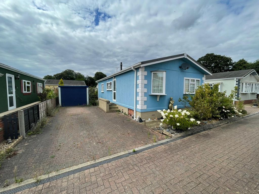 2 bed mobile/park home for sale in Hardwick Bridge Residential Park, Hardwick Road, King's Lynn