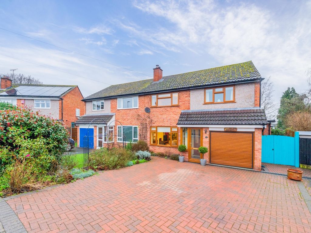3 bed semidetached house for sale in Highfields, Shrewsbury SY2, £