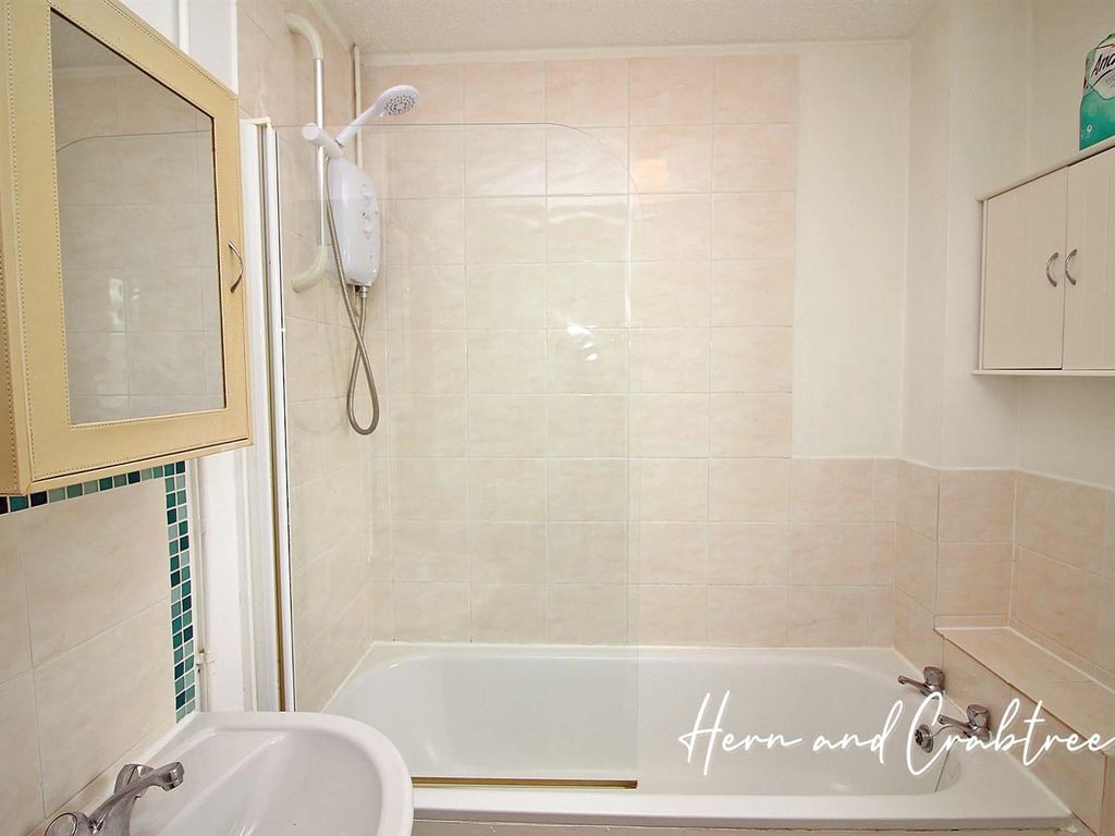 1 bed end terrace house to rent in Oakridge, Thornhill, Cardiff CF14, £750 pcm Zoopla