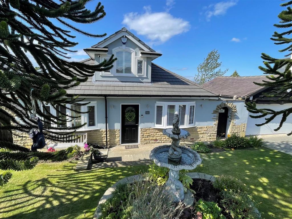 Wrosecliffe Grove, Idle, Bradford BD10  