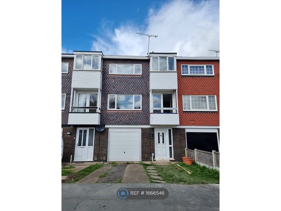 5 bed terraced house to rent in Trindehay, Basildon SS15 Zoopla