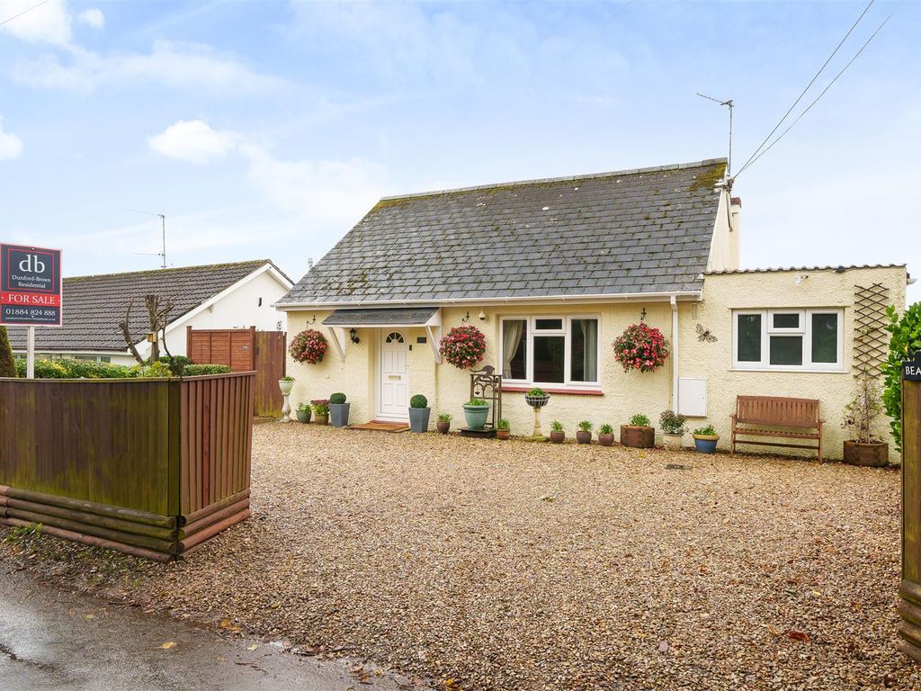 2 bed detached bungalow for sale in Barrow Road, Payhembury, Honiton