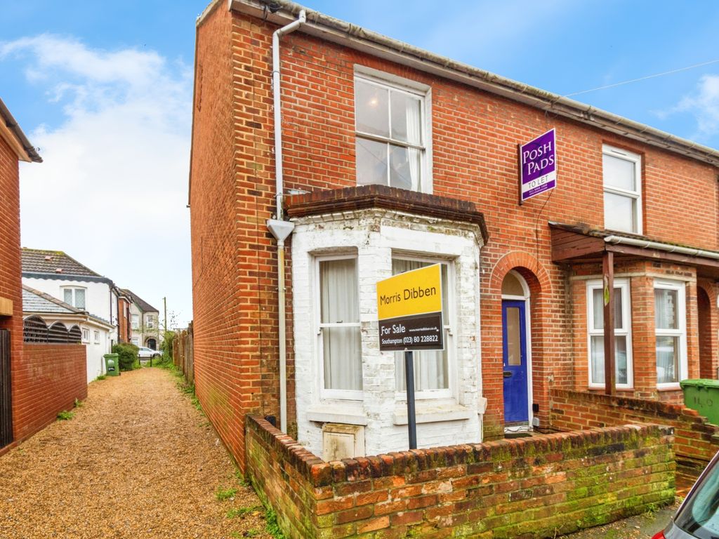 4 bed end terrace house for sale in Avenue Road, Portswood, Southampton