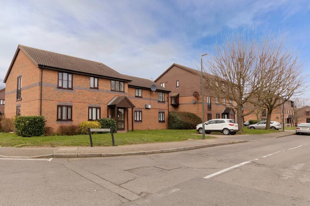 2 bed flat for sale in Woodfall Drive, Crayford, Dartford DA1, £250,000