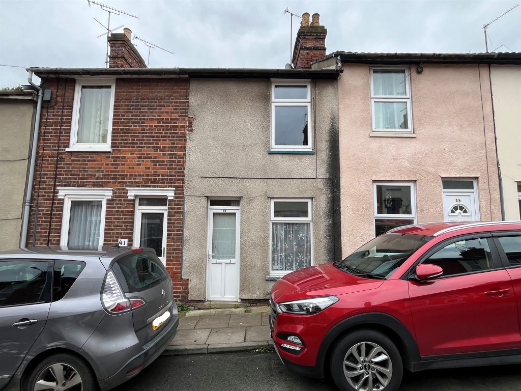 2 bed terraced house for sale in Suffolk Road, Ipswich IP4, £130,000