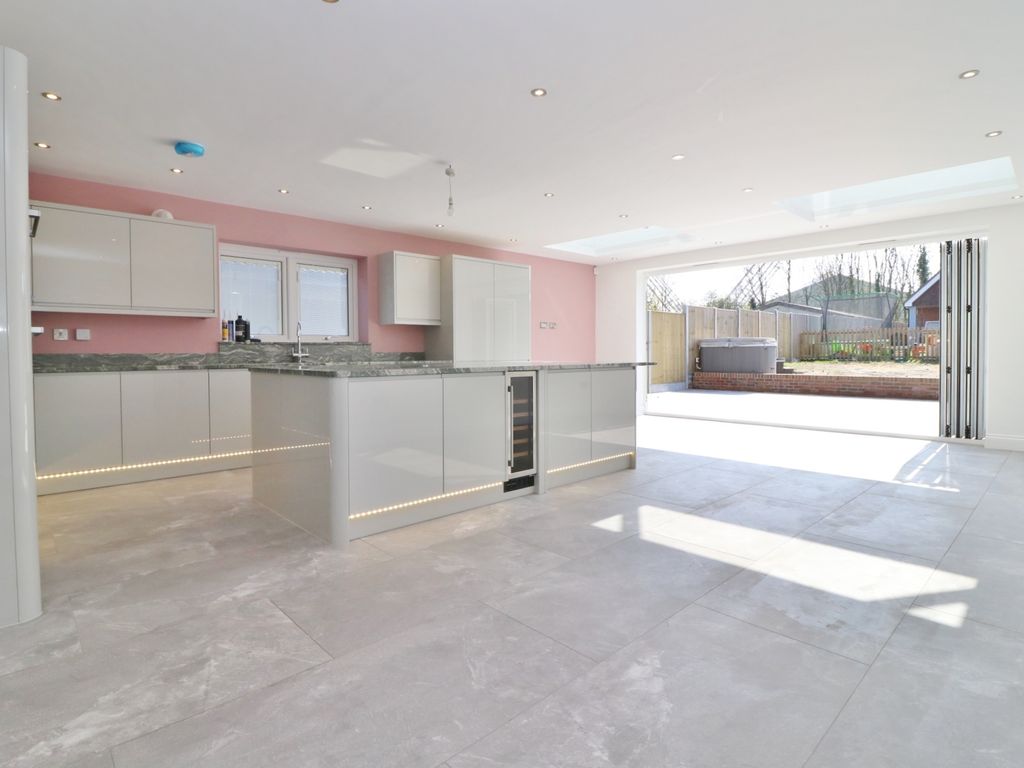 New home, 4 bed detached house for sale in Botley Road, West End, Southampton SO30 Zoopla