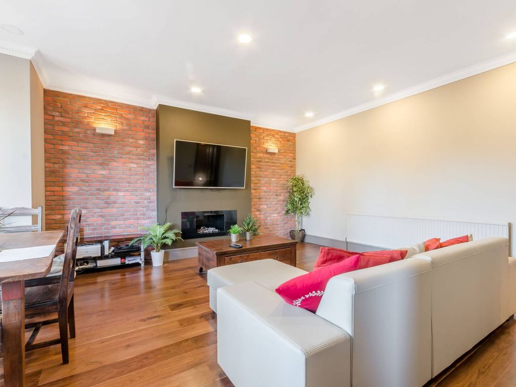 Lake Road, Wimbledon Village, London SW19  