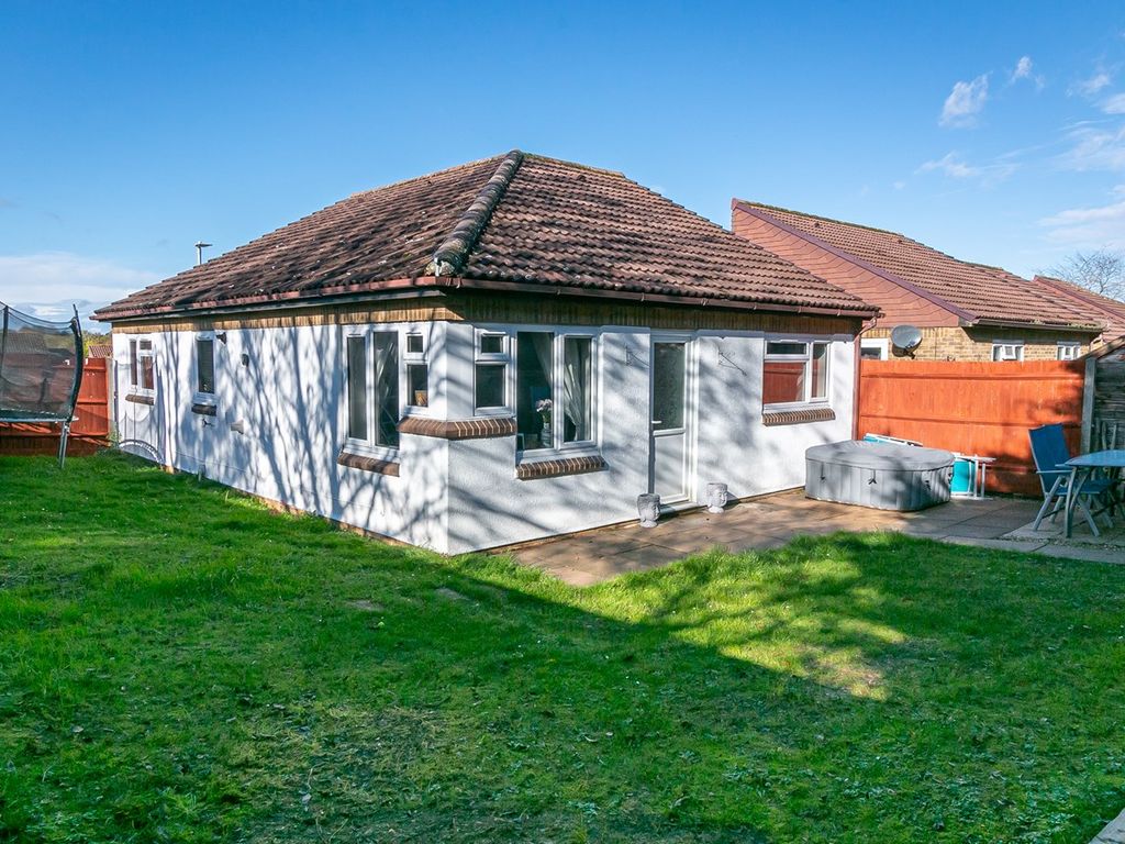 2 bed bungalow for sale in Kite Way, Letchworth Garden City SG6 Zoopla
