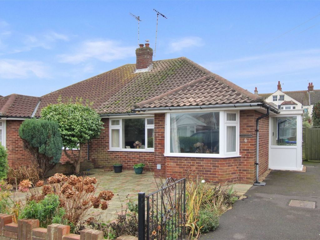 2 bed semidetached bungalow for sale in Devonport Road, Worthing BN11