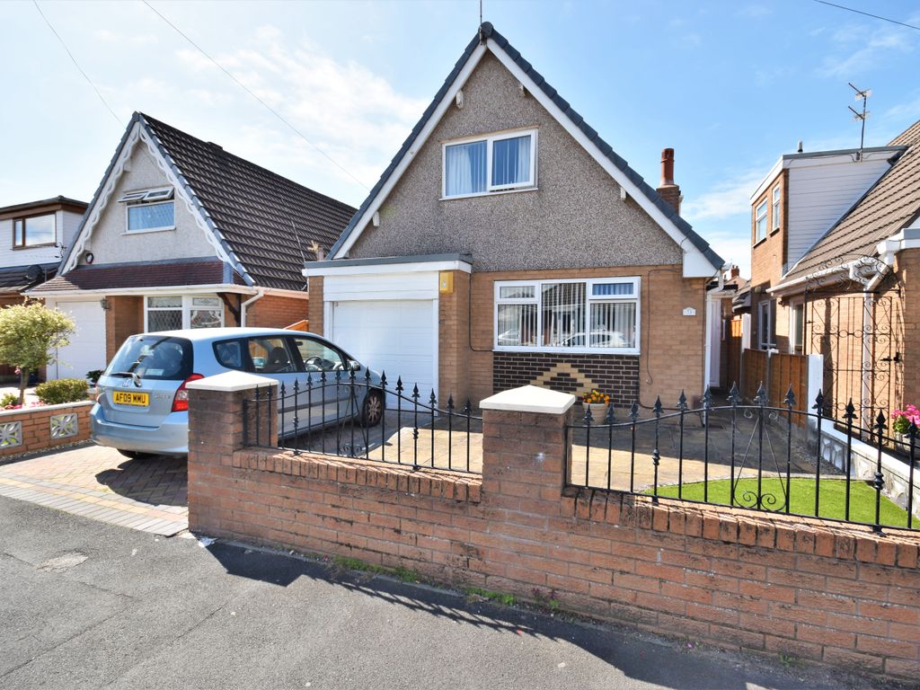 3 bed detached house for sale in Halton Gardens, Blackpool FY4, £