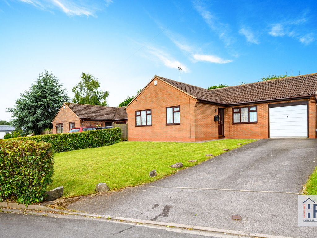 3 bed detached bungalow for sale in Hall Lane, Coventry CV2, £450,000